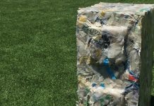 Empresa transforma plástico retirado dos oceanos em tijolos