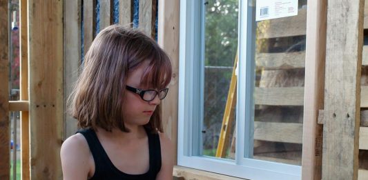 Tiny-Homeless-Shelters-by-Hailey-Fort-10-2