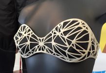 Engenheiros desenvolvem biquíni capaz de limpar os oceanos