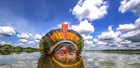 fotografo-brasileiro-e-premiado-por-foto-de-indio-no-rio-xingu-2