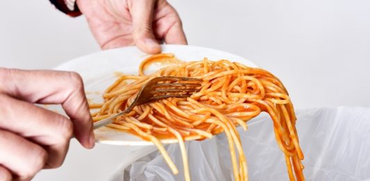 governo-sul-coreano-cobra-taxa-por-quilo-de-alimento-descartado-no-lixo-2