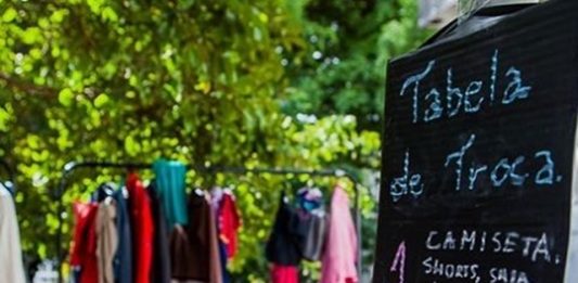iniciativa-incentiva-a-troca-de-roupas-nao-usadas-pelas-pessoas-2