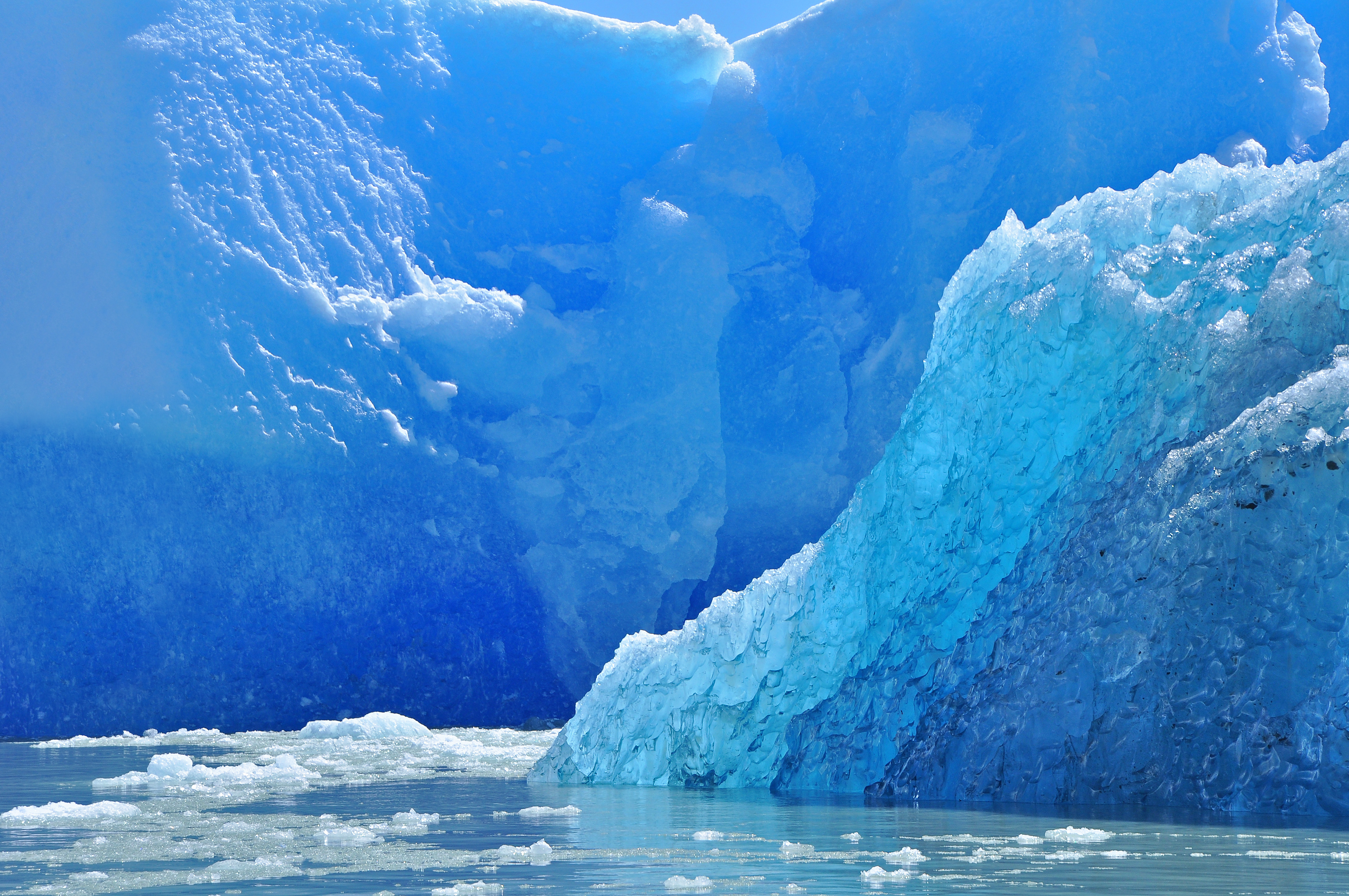 Северный ледовый. Арктика Северный Ледовитый океан. Айсберги Северного Ледовитого океана. Ледовитый океан Айсберг. Исландия Северный Ледовитый океан.