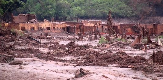 um-ano-da-tragedia-de-mariana-2